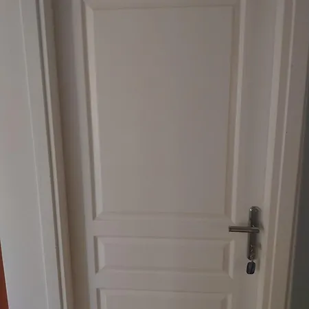 Apartament V *